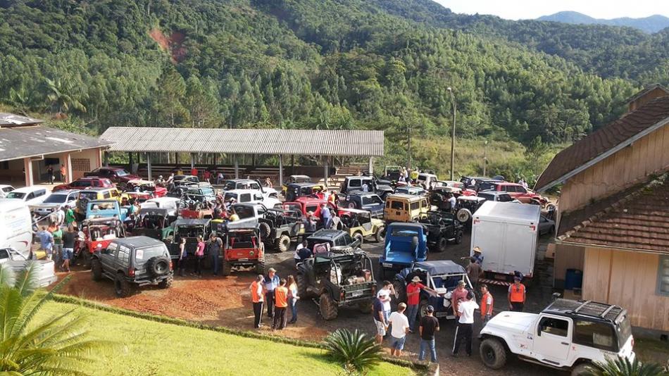 Participação no passeio 4x4 do Alto Baú